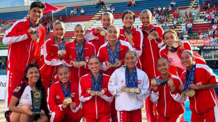 Campeones en los Juegos Nacionales de Nado Sincronizado